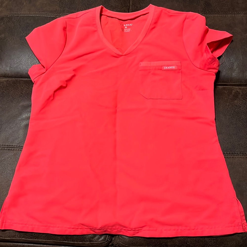 Women’s Jaanuu scrub top